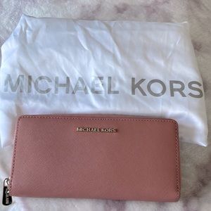 Pink Michael Kors, zipper wallet